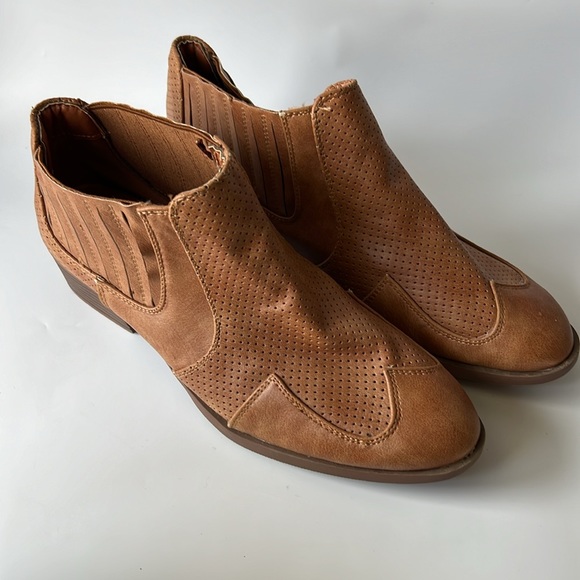 Sophie Sue Ankle Boot Booties Pull On Vegan Comfort Versatile Size 9 - Picture 6 of 7